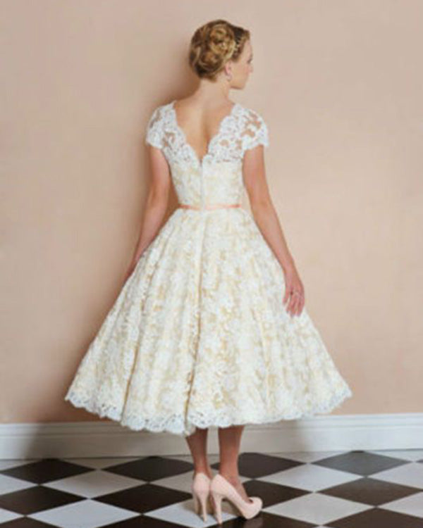 Vintage 1950s Lace Short Wedding Dress Short Sleeve Ball Gown V-Neck Bridal Gown Tea Length