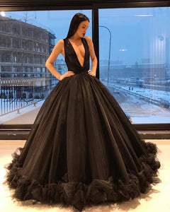 Sexy Plunge V Neckline Ball Gown Evening Dresses 2018 Black Tulle Ruffles Ball Gown Formal Dress