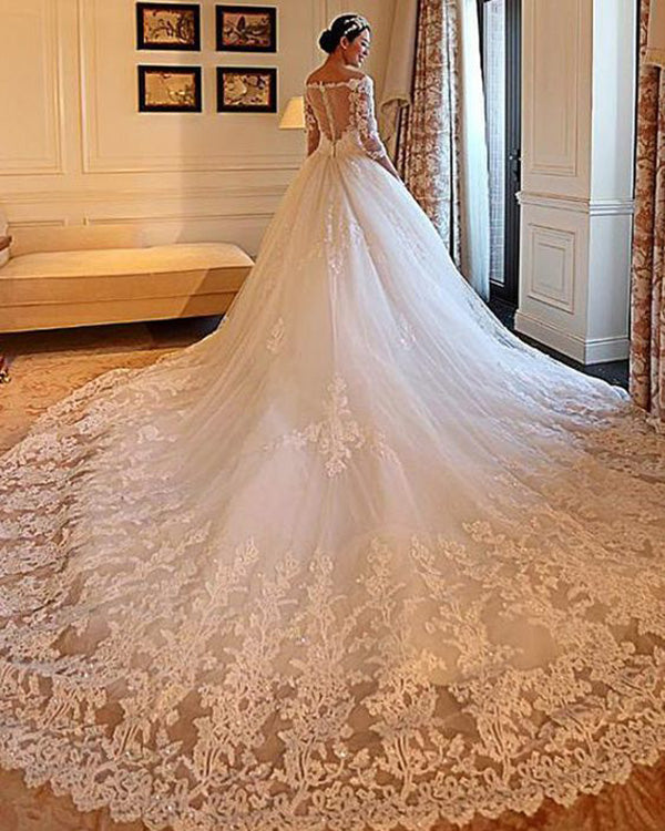 Luxury Cathedral Train Lace Wedding Dresses Ball Gowns 2019 V-Neck Bridal Gowns Half Sleeve Luxury Cathedral Train Lace Wedding Dresses Ball Gowns 2019 V-Neck Bridal Gowns Half Sleeve