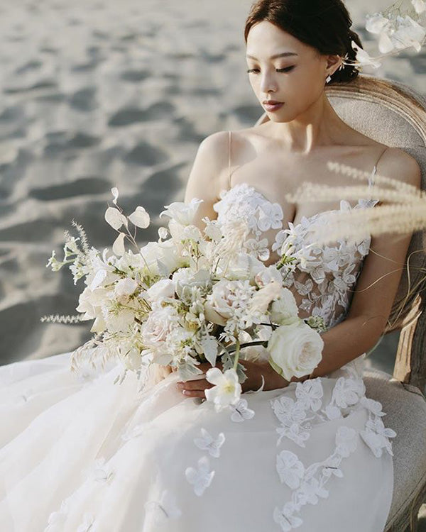 Romantic Lace Beach Wedding Dress Spaghetti Straps Sheer Lace Appliques 3D Flowers Bridal Dress Romantic Lace Beach Wedding Dress Spaghetti Straps Sheer Lace Appliques 3D Flowers Bridal Dress