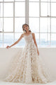 Sexy 2021 Lace Wedding Dresses 3D Flowers Beach Bohemian Bridal Wedding Gowns Spaghetti