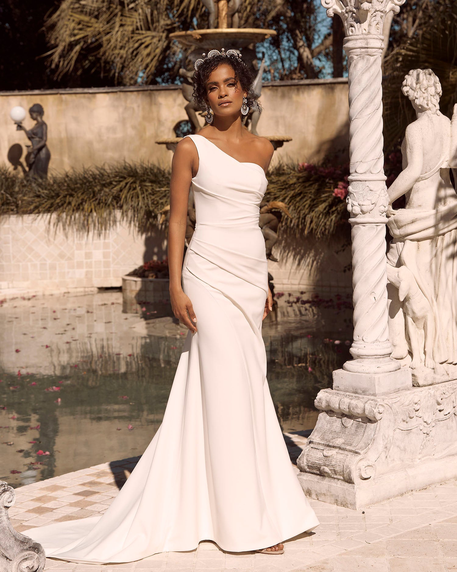 2021 Sexy One Shoulder Wedding Dress Mermaid Crepe Satin Simple Bridal Gowns for Women 2021 Sexy One Shoulder Wedding Dress Mermaid Crepe Satin Simple Bridal Gowns for Women