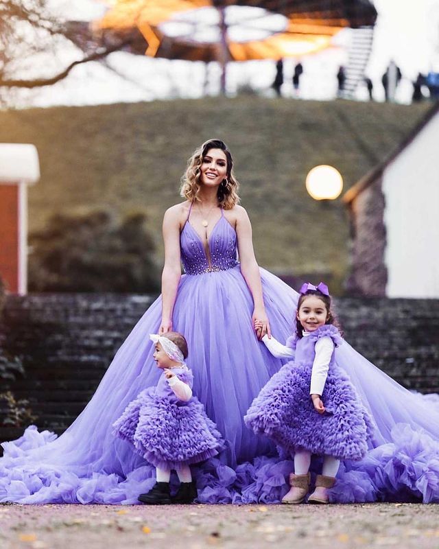 Purple Tulle Wedding Dresses Ball Gown Spaghetti Straps V-Neck Beaded Bridal Wedding Gowns 803076 Purple Tulle Wedding Dresses Ball Gown Spaghetti Straps V-Neck Beaded Bridal Wedding Gowns 803076