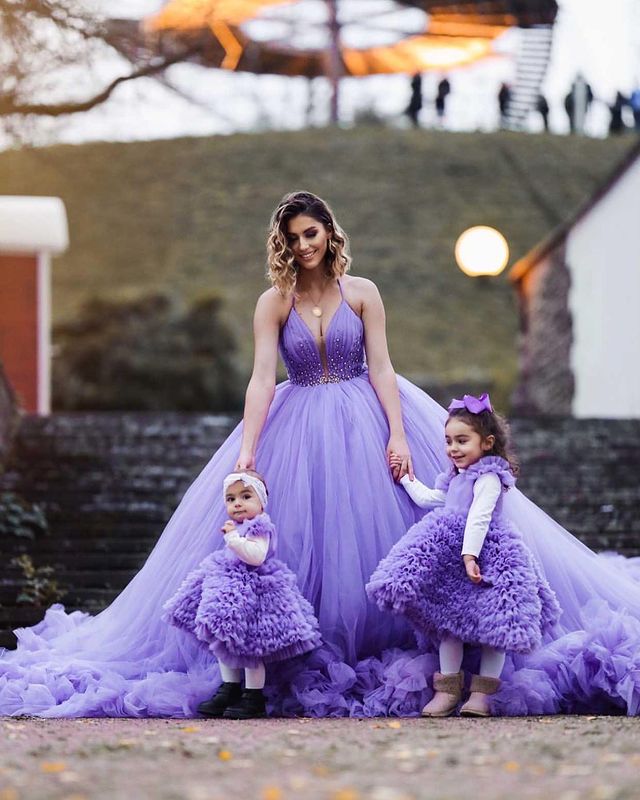 Purple Tulle Wedding Dresses Ball Gown Spaghetti Straps V-Neck Beaded Bridal Wedding Gowns 803076 Purple Tulle Wedding Dresses Ball Gown Spaghetti Straps V-Neck Beaded Bridal Wedding Gowns 803076