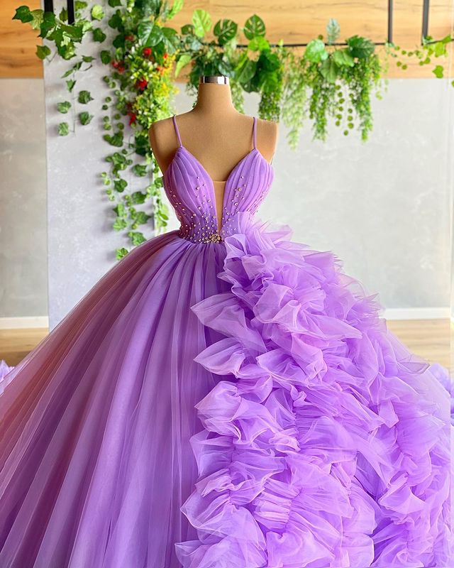 Sexy Light Purple Wedding Dresses Ball Gown Tulle Skirts Spaghetti Straps V-Neck Beaded Bridal Wedding Gowns 803075 Sexy Light Purple Wedding Dresses Ball Gown Tulle Skirts Spaghetti Straps V-Neck Beaded Bridal Wedding Gowns 803075