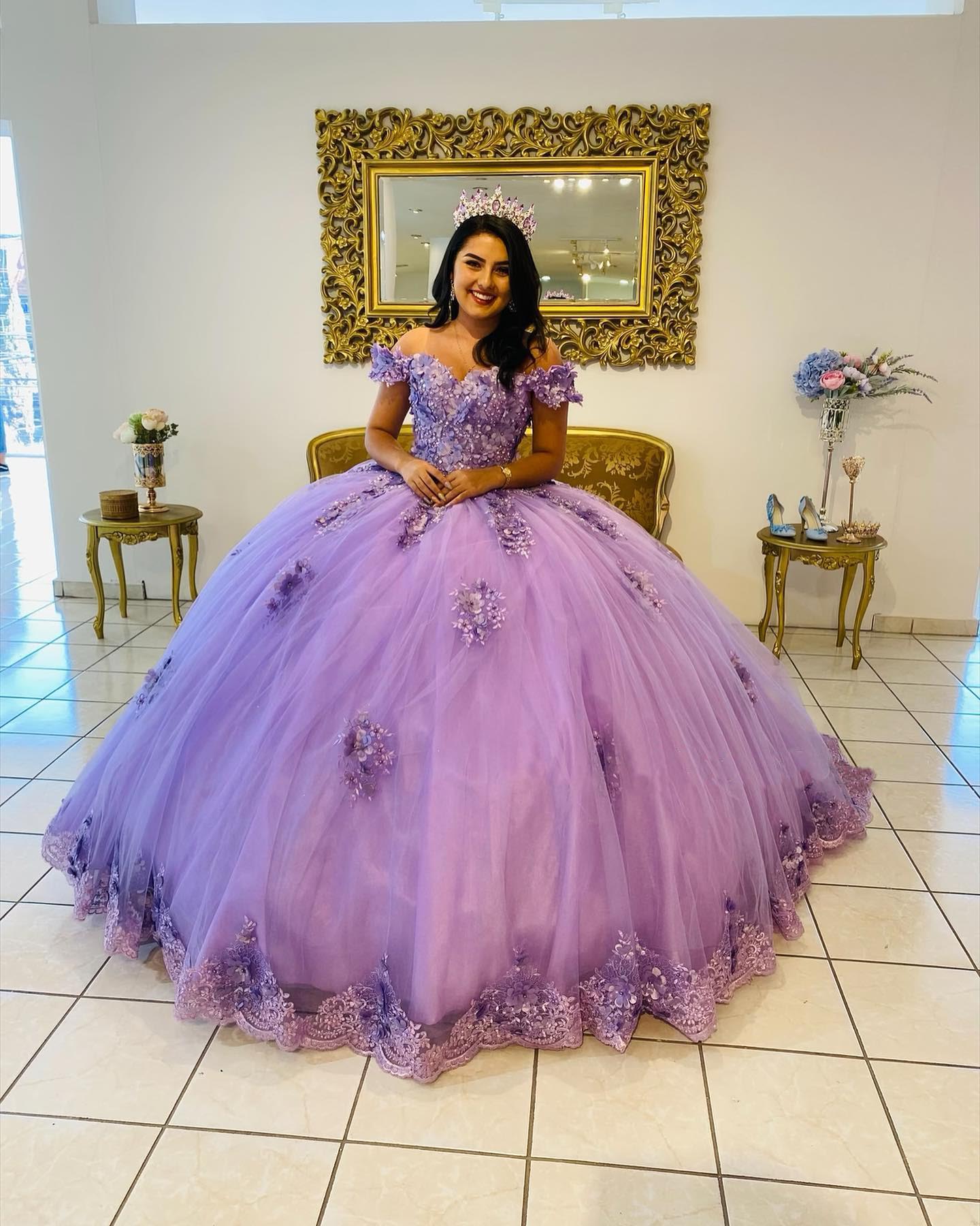 Light Purple Quinceanera Dress Lace Appliques Cap Sleeve Sweet 16 Dresses Tulle Ball Gown vestidos de quinceaera Light Purple Quinceanera Dress Lace Appliques Cap Sleeve Sweet 16 Dresses Tulle Ball Gown vestidos de quinceaera