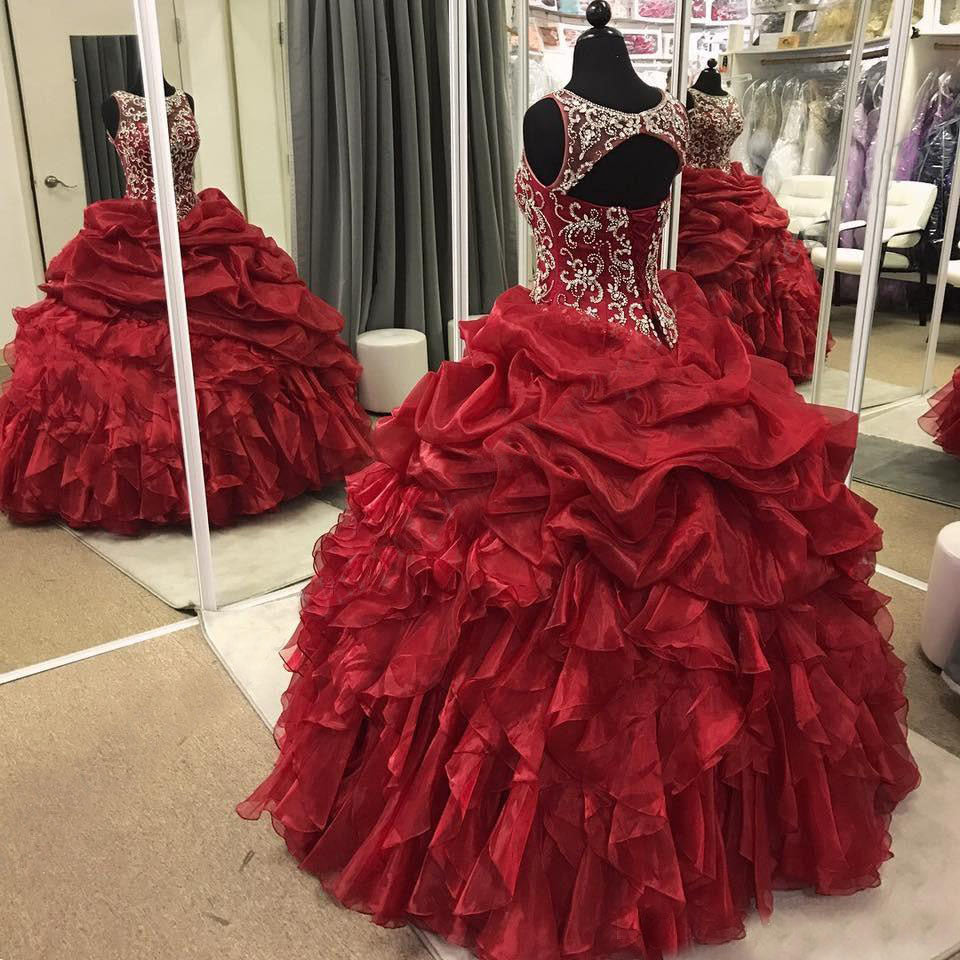 Gorgeous Burgundy Quinceanera Dresses Beaded Rhinestones Shiny Puffy Ruffles Ball Gown Sweet 16 Dress vestidos de quinceañera Gorgeous Burgundy Quinceanera Dresses Beaded Rhinestones Shiny Puffy Ruffles Ball Gown Sweet 16 Dress vestidos de quinceañera